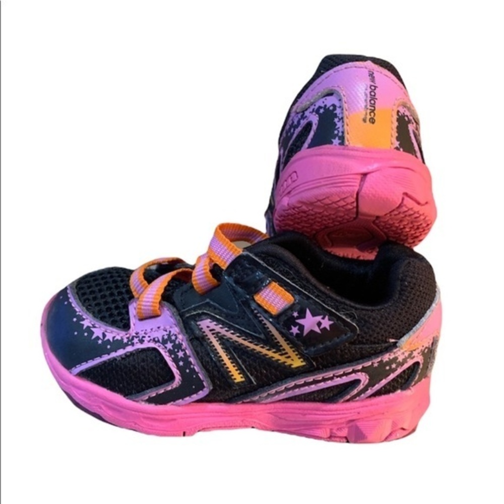 New Balance kids easy on easy off sneakers girl size 5 EUC
